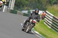 Mallory-park-Leicestershire;Mallory-park-photographs;Motorcycle-action-photographs;classic-bikes;event-digital-images;eventdigitalimages;mallory-park;no-limits-trackday;peter-wileman-photography;vintage-bikes;vintage-motorcycles;vmcc-festival-1000-bikes