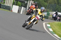 Mallory-park-Leicestershire;Mallory-park-photographs;Motorcycle-action-photographs;classic-bikes;event-digital-images;eventdigitalimages;mallory-park;no-limits-trackday;peter-wileman-photography;vintage-bikes;vintage-motorcycles;vmcc-festival-1000-bikes