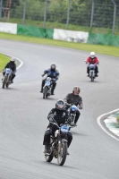 Mallory-park-Leicestershire;Mallory-park-photographs;Motorcycle-action-photographs;classic-bikes;event-digital-images;eventdigitalimages;mallory-park;no-limits-trackday;peter-wileman-photography;vintage-bikes;vintage-motorcycles;vmcc-festival-1000-bikes