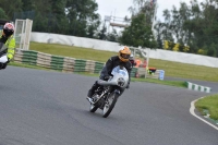 Mallory-park-Leicestershire;Mallory-park-photographs;Motorcycle-action-photographs;classic-bikes;event-digital-images;eventdigitalimages;mallory-park;no-limits-trackday;peter-wileman-photography;vintage-bikes;vintage-motorcycles;vmcc-festival-1000-bikes