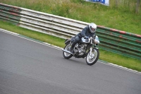 Mallory-park-Leicestershire;Mallory-park-photographs;Motorcycle-action-photographs;classic-bikes;event-digital-images;eventdigitalimages;mallory-park;no-limits-trackday;peter-wileman-photography;vintage-bikes;vintage-motorcycles;vmcc-festival-1000-bikes