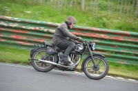 Mallory-park-Leicestershire;Mallory-park-photographs;Motorcycle-action-photographs;classic-bikes;event-digital-images;eventdigitalimages;mallory-park;no-limits-trackday;peter-wileman-photography;vintage-bikes;vintage-motorcycles;vmcc-festival-1000-bikes