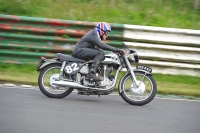 Mallory-park-Leicestershire;Mallory-park-photographs;Motorcycle-action-photographs;classic-bikes;event-digital-images;eventdigitalimages;mallory-park;no-limits-trackday;peter-wileman-photography;vintage-bikes;vintage-motorcycles;vmcc-festival-1000-bikes