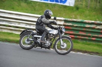 Mallory-park-Leicestershire;Mallory-park-photographs;Motorcycle-action-photographs;classic-bikes;event-digital-images;eventdigitalimages;mallory-park;no-limits-trackday;peter-wileman-photography;vintage-bikes;vintage-motorcycles;vmcc-festival-1000-bikes