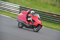 Mallory-park-Leicestershire;Mallory-park-photographs;Motorcycle-action-photographs;classic-bikes;event-digital-images;eventdigitalimages;mallory-park;no-limits-trackday;peter-wileman-photography;vintage-bikes;vintage-motorcycles;vmcc-festival-1000-bikes