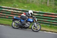 Mallory-park-Leicestershire;Mallory-park-photographs;Motorcycle-action-photographs;classic-bikes;event-digital-images;eventdigitalimages;mallory-park;no-limits-trackday;peter-wileman-photography;vintage-bikes;vintage-motorcycles;vmcc-festival-1000-bikes