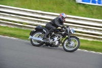 Mallory-park-Leicestershire;Mallory-park-photographs;Motorcycle-action-photographs;classic-bikes;event-digital-images;eventdigitalimages;mallory-park;no-limits-trackday;peter-wileman-photography;vintage-bikes;vintage-motorcycles;vmcc-festival-1000-bikes