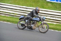 Mallory-park-Leicestershire;Mallory-park-photographs;Motorcycle-action-photographs;classic-bikes;event-digital-images;eventdigitalimages;mallory-park;no-limits-trackday;peter-wileman-photography;vintage-bikes;vintage-motorcycles;vmcc-festival-1000-bikes