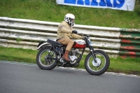 Mallory-park-Leicestershire;Mallory-park-photographs;Motorcycle-action-photographs;classic-bikes;event-digital-images;eventdigitalimages;mallory-park;no-limits-trackday;peter-wileman-photography;vintage-bikes;vintage-motorcycles;vmcc-festival-1000-bikes