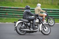 Mallory-park-Leicestershire;Mallory-park-photographs;Motorcycle-action-photographs;classic-bikes;event-digital-images;eventdigitalimages;mallory-park;no-limits-trackday;peter-wileman-photography;vintage-bikes;vintage-motorcycles;vmcc-festival-1000-bikes