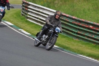 Mallory-park-Leicestershire;Mallory-park-photographs;Motorcycle-action-photographs;classic-bikes;event-digital-images;eventdigitalimages;mallory-park;no-limits-trackday;peter-wileman-photography;vintage-bikes;vintage-motorcycles;vmcc-festival-1000-bikes