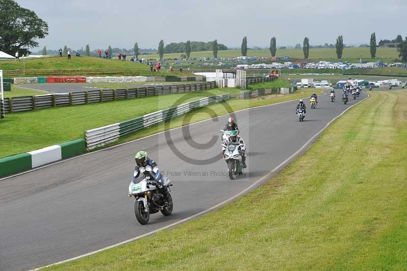 Mallory park Leicestershire;Mallory park photographs;Motorcycle action photographs;classic bikes;event digital images;eventdigitalimages;mallory park;no limits trackday;peter wileman photography;vintage bikes;vintage motorcycles;vmcc festival 1000 bikes