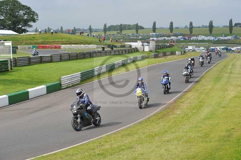 Mallory park Leicestershire;Mallory park photographs;Motorcycle action photographs;classic bikes;event digital images;eventdigitalimages;mallory park;no limits trackday;peter wileman photography;vintage bikes;vintage motorcycles;vmcc festival 1000 bikes