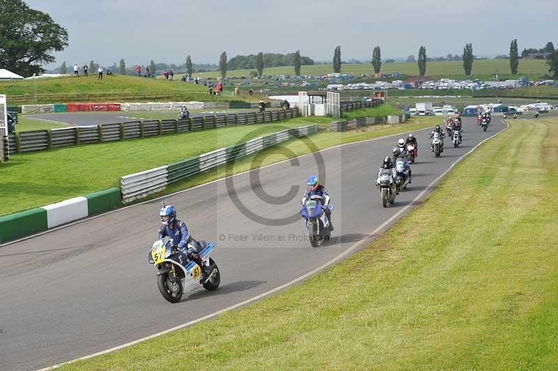 Mallory park Leicestershire;Mallory park photographs;Motorcycle action photographs;classic bikes;event digital images;eventdigitalimages;mallory park;no limits trackday;peter wileman photography;vintage bikes;vintage motorcycles;vmcc festival 1000 bikes