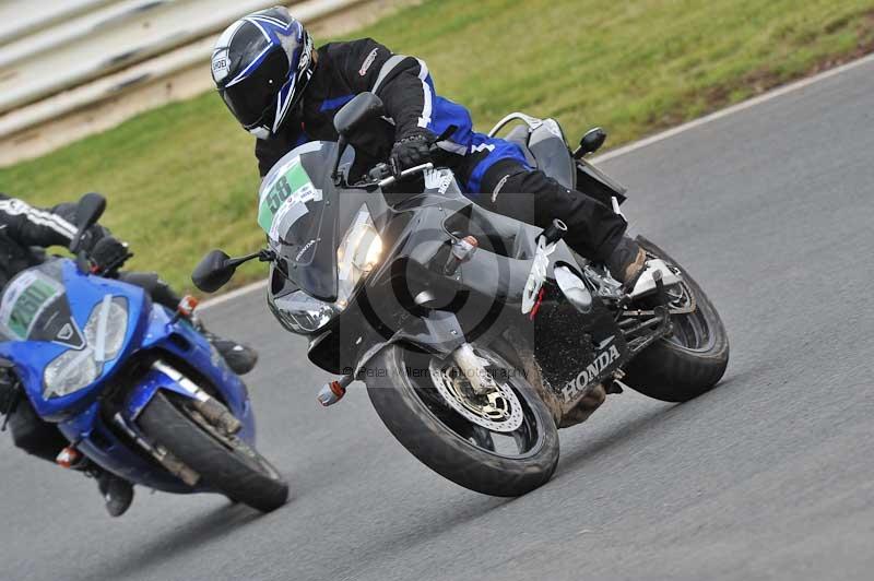 Mallory park Leicestershire;Mallory park photographs;Motorcycle action photographs;classic bikes;event digital images;eventdigitalimages;mallory park;no limits trackday;peter wileman photography;vintage bikes;vintage motorcycles;vmcc festival 1000 bikes