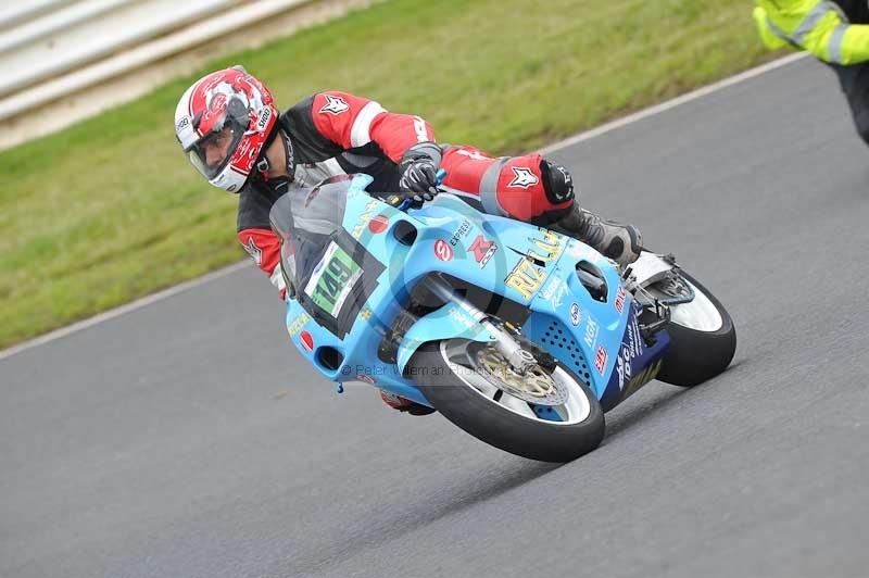 Mallory park Leicestershire;Mallory park photographs;Motorcycle action photographs;classic bikes;event digital images;eventdigitalimages;mallory park;no limits trackday;peter wileman photography;vintage bikes;vintage motorcycles;vmcc festival 1000 bikes