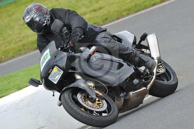 Mallory park Leicestershire;Mallory park photographs;Motorcycle action photographs;classic bikes;event digital images;eventdigitalimages;mallory park;no limits trackday;peter wileman photography;vintage bikes;vintage motorcycles;vmcc festival 1000 bikes