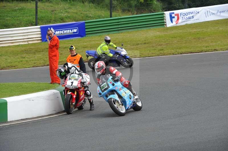 Mallory park Leicestershire;Mallory park photographs;Motorcycle action photographs;classic bikes;event digital images;eventdigitalimages;mallory park;no limits trackday;peter wileman photography;vintage bikes;vintage motorcycles;vmcc festival 1000 bikes