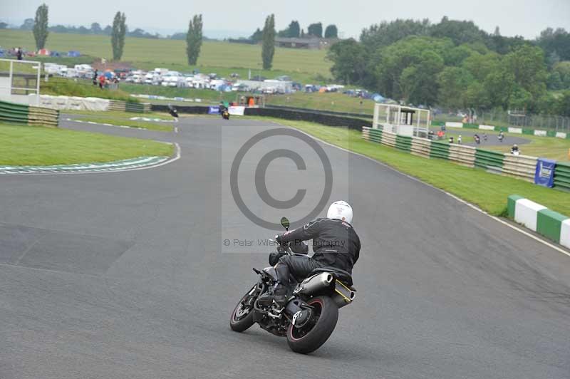 Mallory park Leicestershire;Mallory park photographs;Motorcycle action photographs;classic bikes;event digital images;eventdigitalimages;mallory park;no limits trackday;peter wileman photography;vintage bikes;vintage motorcycles;vmcc festival 1000 bikes