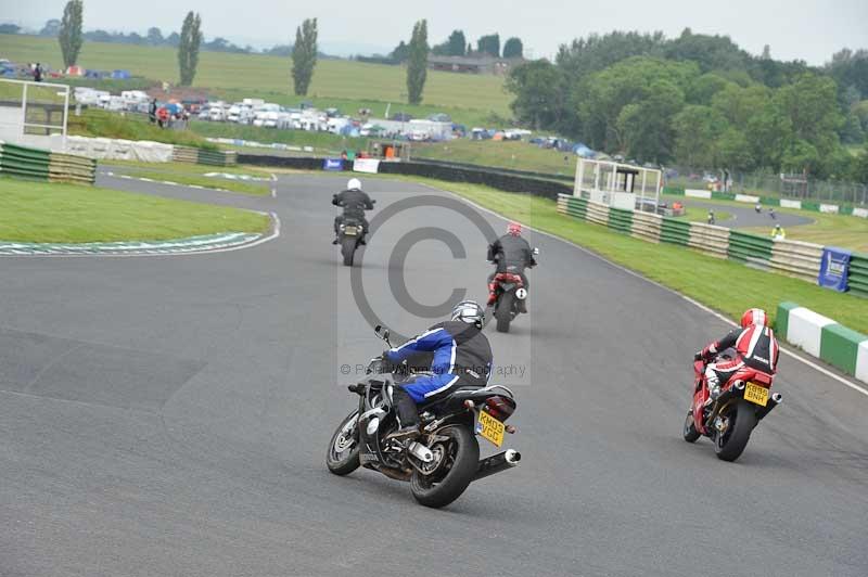 Mallory park Leicestershire;Mallory park photographs;Motorcycle action photographs;classic bikes;event digital images;eventdigitalimages;mallory park;no limits trackday;peter wileman photography;vintage bikes;vintage motorcycles;vmcc festival 1000 bikes
