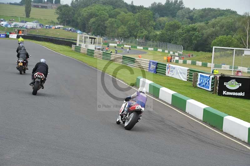 Mallory park Leicestershire;Mallory park photographs;Motorcycle action photographs;classic bikes;event digital images;eventdigitalimages;mallory park;no limits trackday;peter wileman photography;vintage bikes;vintage motorcycles;vmcc festival 1000 bikes