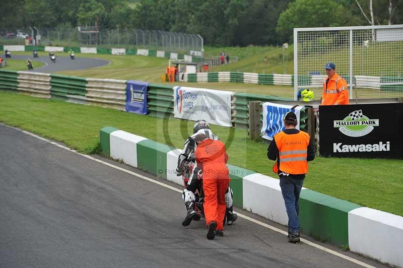 Mallory park Leicestershire;Mallory park photographs;Motorcycle action photographs;classic bikes;event digital images;eventdigitalimages;mallory park;no limits trackday;peter wileman photography;vintage bikes;vintage motorcycles;vmcc festival 1000 bikes