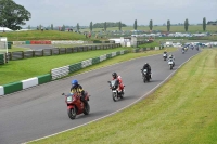 Mallory-park-Leicestershire;Mallory-park-photographs;Motorcycle-action-photographs;classic-bikes;event-digital-images;eventdigitalimages;mallory-park;no-limits-trackday;peter-wileman-photography;vintage-bikes;vintage-motorcycles;vmcc-festival-1000-bikes