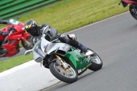 Mallory-park-Leicestershire;Mallory-park-photographs;Motorcycle-action-photographs;classic-bikes;event-digital-images;eventdigitalimages;mallory-park;no-limits-trackday;peter-wileman-photography;vintage-bikes;vintage-motorcycles;vmcc-festival-1000-bikes