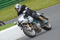 Mallory-park-Leicestershire;Mallory-park-photographs;Motorcycle-action-photographs;classic-bikes;event-digital-images;eventdigitalimages;mallory-park;no-limits-trackday;peter-wileman-photography;vintage-bikes;vintage-motorcycles;vmcc-festival-1000-bikes