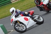 Mallory-park-Leicestershire;Mallory-park-photographs;Motorcycle-action-photographs;classic-bikes;event-digital-images;eventdigitalimages;mallory-park;no-limits-trackday;peter-wileman-photography;vintage-bikes;vintage-motorcycles;vmcc-festival-1000-bikes