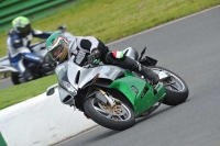 Mallory-park-Leicestershire;Mallory-park-photographs;Motorcycle-action-photographs;classic-bikes;event-digital-images;eventdigitalimages;mallory-park;no-limits-trackday;peter-wileman-photography;vintage-bikes;vintage-motorcycles;vmcc-festival-1000-bikes