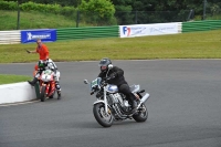 Mallory-park-Leicestershire;Mallory-park-photographs;Motorcycle-action-photographs;classic-bikes;event-digital-images;eventdigitalimages;mallory-park;no-limits-trackday;peter-wileman-photography;vintage-bikes;vintage-motorcycles;vmcc-festival-1000-bikes