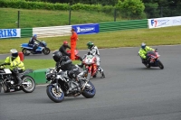Mallory-park-Leicestershire;Mallory-park-photographs;Motorcycle-action-photographs;classic-bikes;event-digital-images;eventdigitalimages;mallory-park;no-limits-trackday;peter-wileman-photography;vintage-bikes;vintage-motorcycles;vmcc-festival-1000-bikes