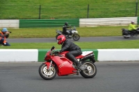 Mallory-park-Leicestershire;Mallory-park-photographs;Motorcycle-action-photographs;classic-bikes;event-digital-images;eventdigitalimages;mallory-park;no-limits-trackday;peter-wileman-photography;vintage-bikes;vintage-motorcycles;vmcc-festival-1000-bikes