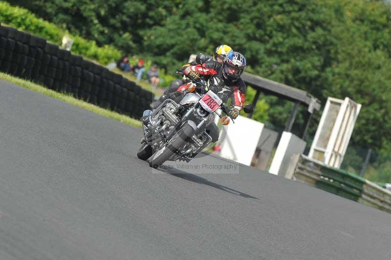 Mallory park Leicestershire;Mallory park photographs;Motorcycle action photographs;classic bikes;event digital images;eventdigitalimages;mallory park;no limits trackday;peter wileman photography;vintage bikes;vintage motorcycles;vmcc festival 1000 bikes