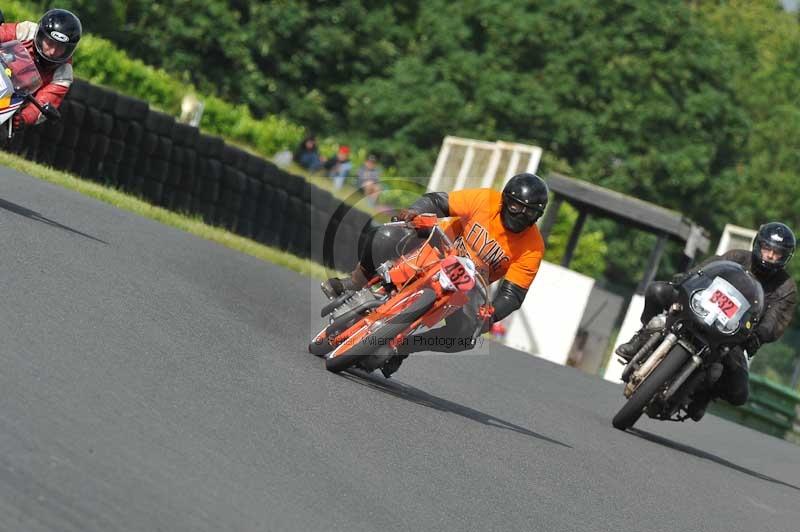 Mallory park Leicestershire;Mallory park photographs;Motorcycle action photographs;classic bikes;event digital images;eventdigitalimages;mallory park;no limits trackday;peter wileman photography;vintage bikes;vintage motorcycles;vmcc festival 1000 bikes