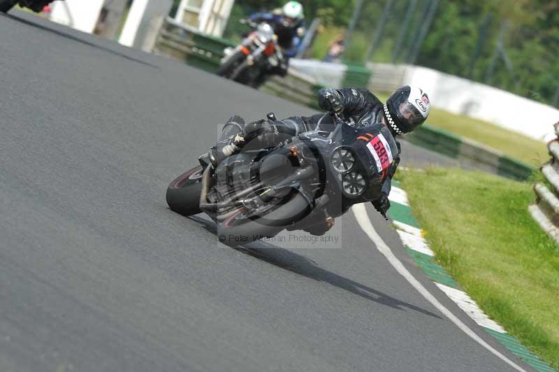Mallory park Leicestershire;Mallory park photographs;Motorcycle action photographs;classic bikes;event digital images;eventdigitalimages;mallory park;no limits trackday;peter wileman photography;vintage bikes;vintage motorcycles;vmcc festival 1000 bikes