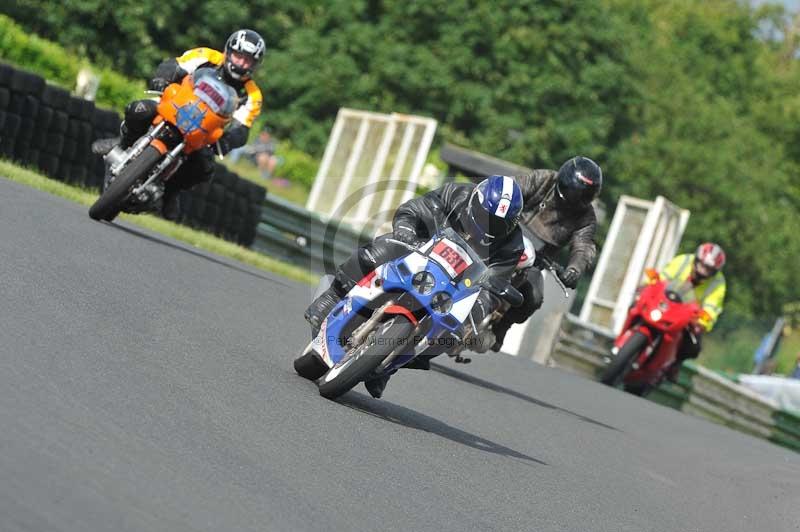 Mallory park Leicestershire;Mallory park photographs;Motorcycle action photographs;classic bikes;event digital images;eventdigitalimages;mallory park;no limits trackday;peter wileman photography;vintage bikes;vintage motorcycles;vmcc festival 1000 bikes