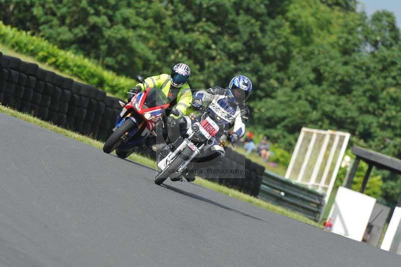 Mallory park Leicestershire;Mallory park photographs;Motorcycle action photographs;classic bikes;event digital images;eventdigitalimages;mallory park;no limits trackday;peter wileman photography;vintage bikes;vintage motorcycles;vmcc festival 1000 bikes