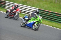 Mallory-park-Leicestershire;Mallory-park-photographs;Motorcycle-action-photographs;classic-bikes;event-digital-images;eventdigitalimages;mallory-park;no-limits-trackday;peter-wileman-photography;vintage-bikes;vintage-motorcycles;vmcc-festival-1000-bikes