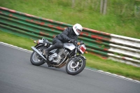 Mallory-park-Leicestershire;Mallory-park-photographs;Motorcycle-action-photographs;classic-bikes;event-digital-images;eventdigitalimages;mallory-park;no-limits-trackday;peter-wileman-photography;vintage-bikes;vintage-motorcycles;vmcc-festival-1000-bikes