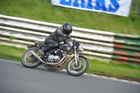 Mallory-park-Leicestershire;Mallory-park-photographs;Motorcycle-action-photographs;classic-bikes;event-digital-images;eventdigitalimages;mallory-park;no-limits-trackday;peter-wileman-photography;vintage-bikes;vintage-motorcycles;vmcc-festival-1000-bikes