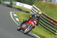 Mallory-park-Leicestershire;Mallory-park-photographs;Motorcycle-action-photographs;classic-bikes;event-digital-images;eventdigitalimages;mallory-park;no-limits-trackday;peter-wileman-photography;vintage-bikes;vintage-motorcycles;vmcc-festival-1000-bikes