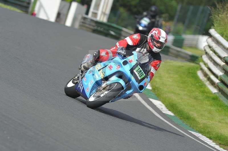 Mallory park Leicestershire;Mallory park photographs;Motorcycle action photographs;classic bikes;event digital images;eventdigitalimages;mallory park;no limits trackday;peter wileman photography;vintage bikes;vintage motorcycles;vmcc festival 1000 bikes