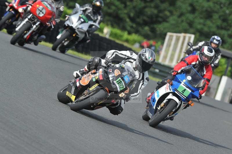 Mallory park Leicestershire;Mallory park photographs;Motorcycle action photographs;classic bikes;event digital images;eventdigitalimages;mallory park;no limits trackday;peter wileman photography;vintage bikes;vintage motorcycles;vmcc festival 1000 bikes