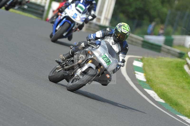 Mallory park Leicestershire;Mallory park photographs;Motorcycle action photographs;classic bikes;event digital images;eventdigitalimages;mallory park;no limits trackday;peter wileman photography;vintage bikes;vintage motorcycles;vmcc festival 1000 bikes
