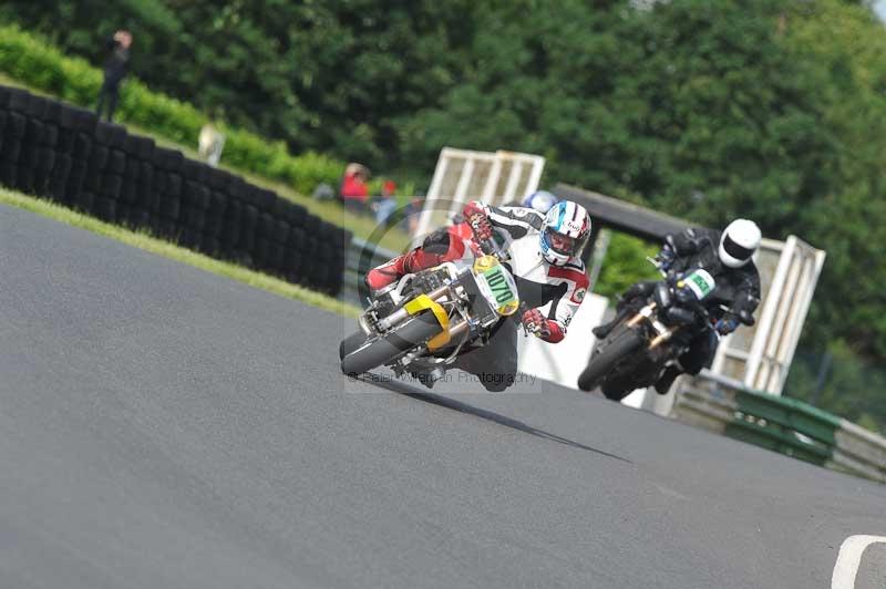 Mallory park Leicestershire;Mallory park photographs;Motorcycle action photographs;classic bikes;event digital images;eventdigitalimages;mallory park;no limits trackday;peter wileman photography;vintage bikes;vintage motorcycles;vmcc festival 1000 bikes