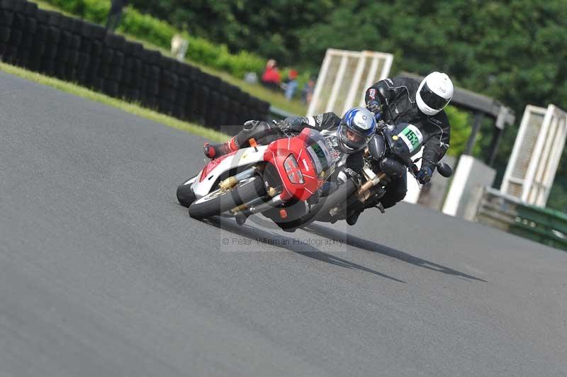 Mallory park Leicestershire;Mallory park photographs;Motorcycle action photographs;classic bikes;event digital images;eventdigitalimages;mallory park;no limits trackday;peter wileman photography;vintage bikes;vintage motorcycles;vmcc festival 1000 bikes
