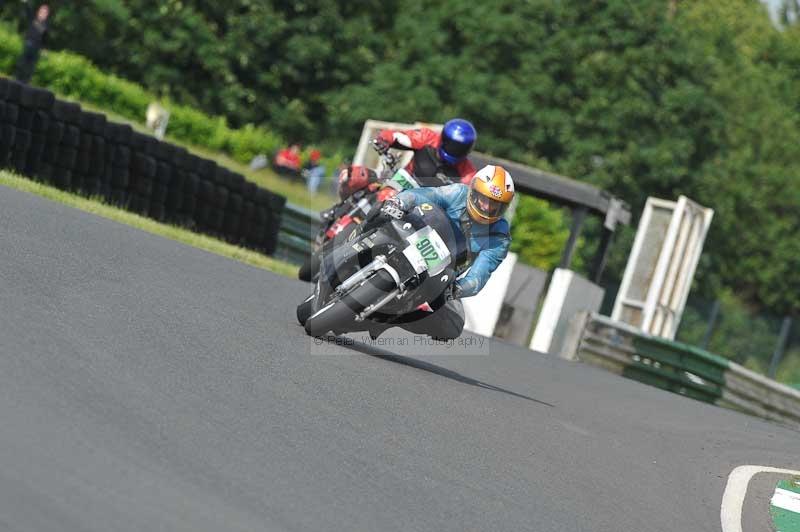 Mallory park Leicestershire;Mallory park photographs;Motorcycle action photographs;classic bikes;event digital images;eventdigitalimages;mallory park;no limits trackday;peter wileman photography;vintage bikes;vintage motorcycles;vmcc festival 1000 bikes