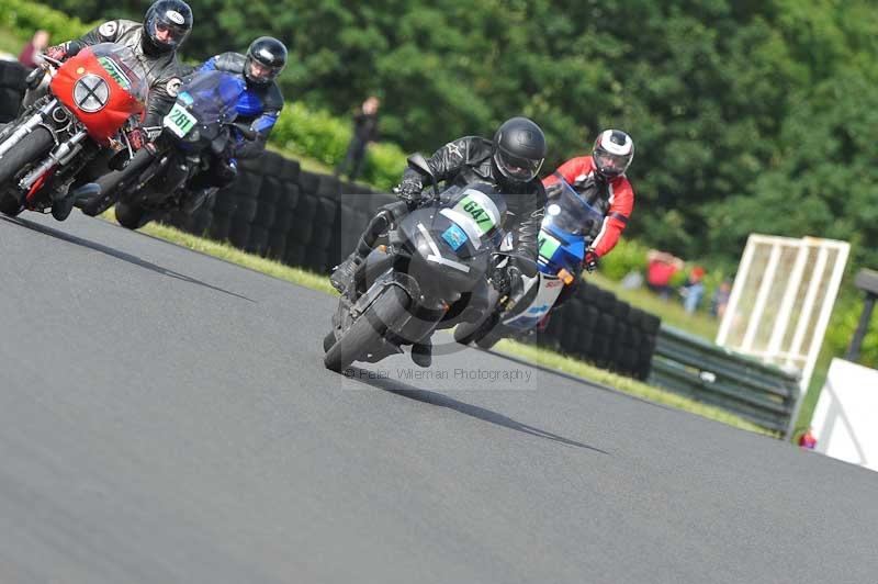 Mallory park Leicestershire;Mallory park photographs;Motorcycle action photographs;classic bikes;event digital images;eventdigitalimages;mallory park;no limits trackday;peter wileman photography;vintage bikes;vintage motorcycles;vmcc festival 1000 bikes